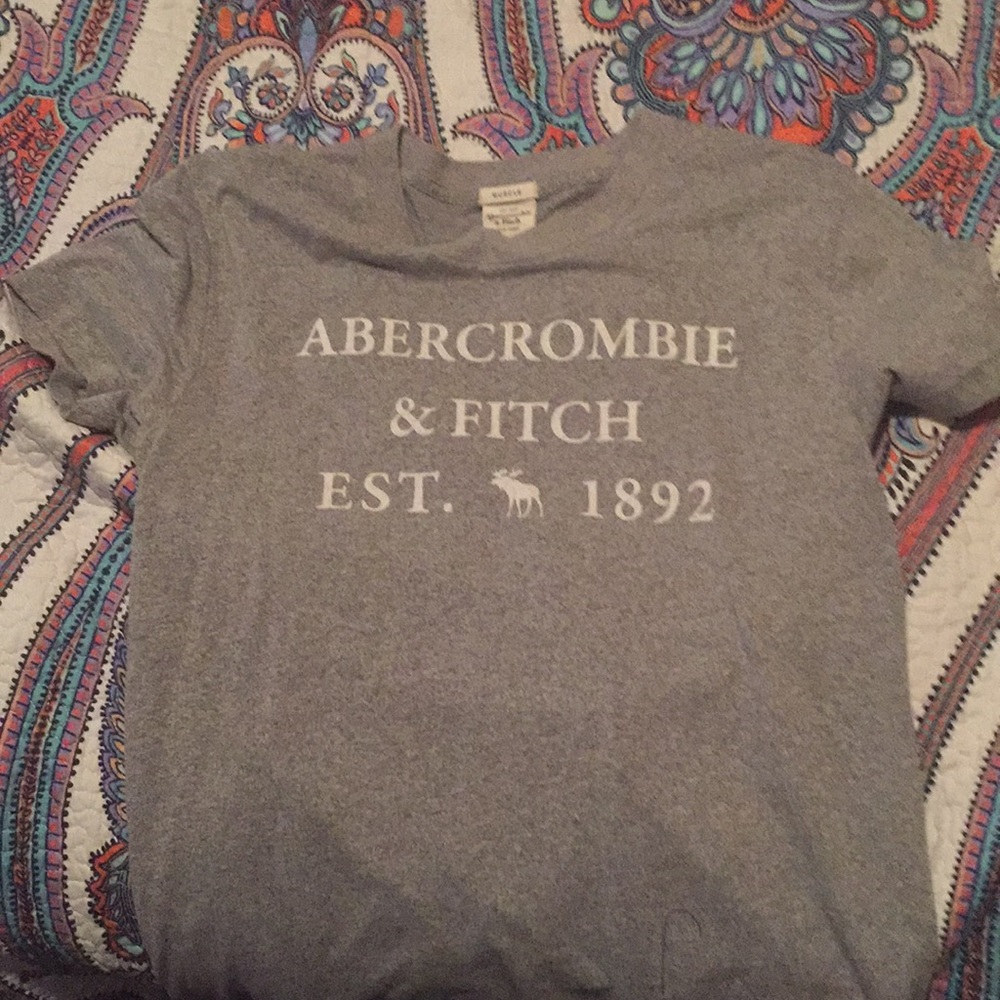 🔘Grey Abercrombie & Fitch Shirt🔘